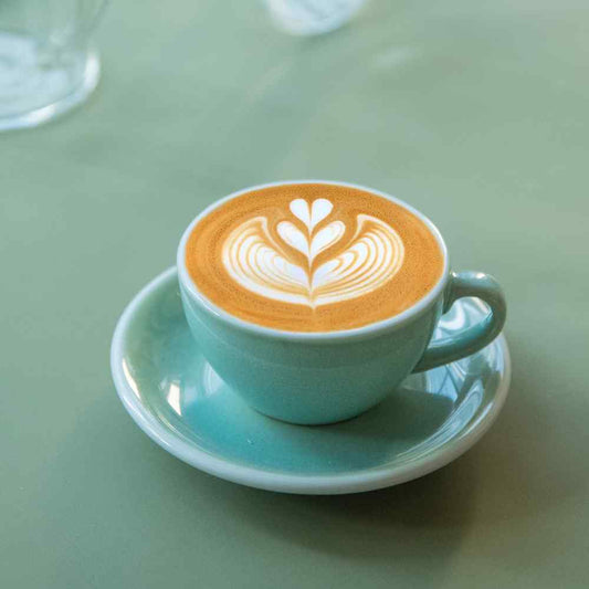 EGG 150ml Flat White - Taza y Platillo